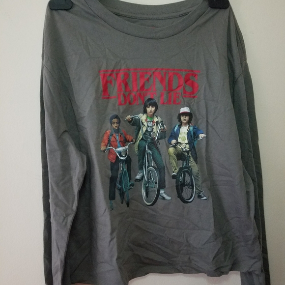 Stranger Things Friends Don't Lie Crop Top - Picture 2 of 3